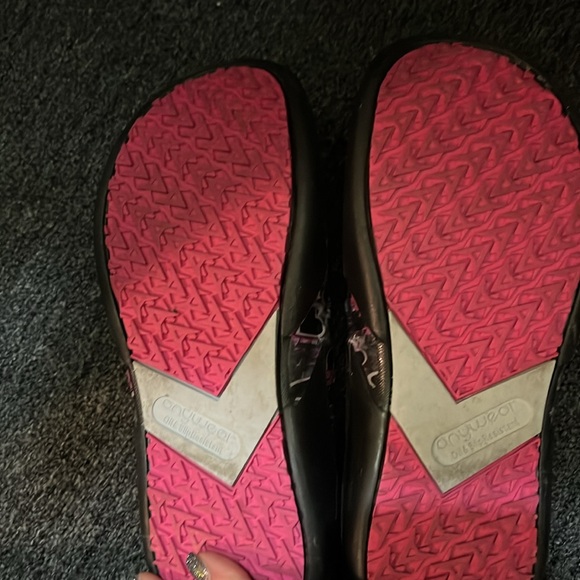 Shoes for nurses groomers or restaurants work. - Picture 2 of 4